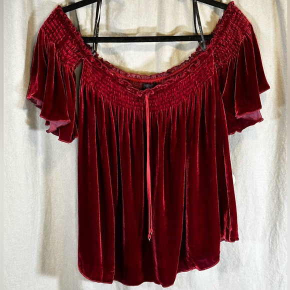 NWT Hale Bob Natalie off shoulder Red Silk blend velvet top S - Picture 2 of 11